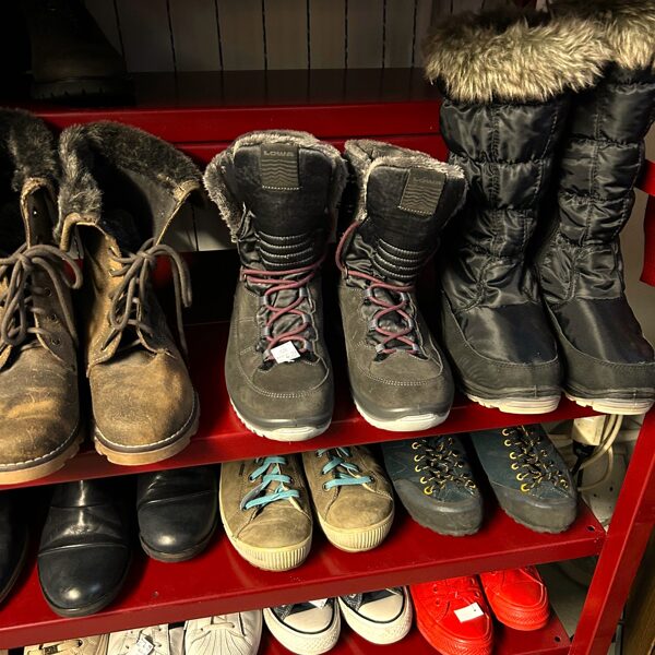 Lowa, Skechers, Tamaris, Camper etc.